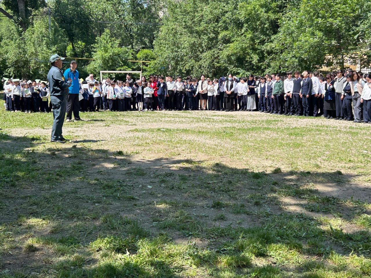 «Жер сілкінісі кезіндегі оқушылар, мұғалімдер және қызметкерлердің іс-әрекеті, оларды эвакуациялау»